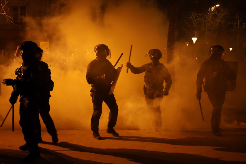 Арести по време на стачките срещу пенсионната реформа във Франция