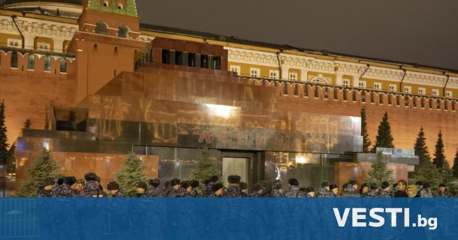 Пиян се опита да открадне балсамираното тяло на Ленин