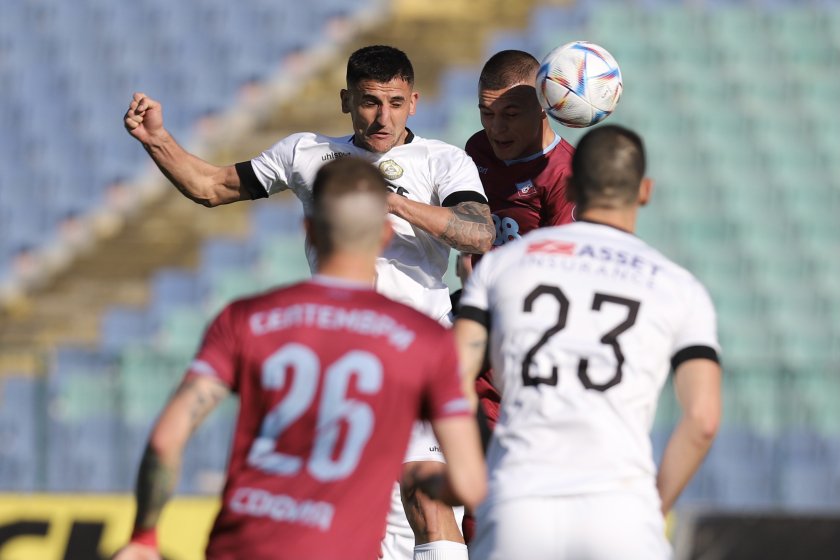 Ахмед Ахмедов е в състава на Славия за гостуването на Ботев в Пловдив