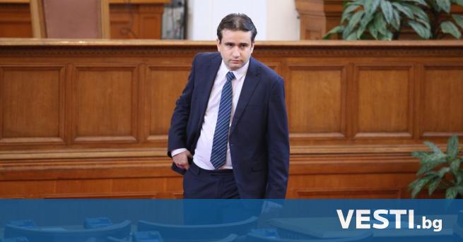 ДБ иска да отпаднат всички стикери от предното стъкло на колите