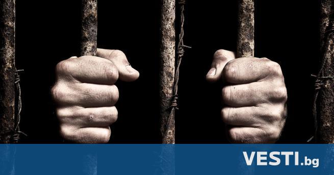 Избягал затворник бе открит заклещен в тунел в Прага