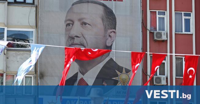 Как Западът да не дава на Ердоган да се сближи с Путин