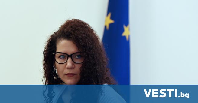 Константинова отхвърли обвиненията на Демерджиев