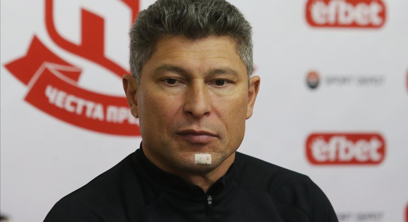 Красимир Балъков застава начело на Септември