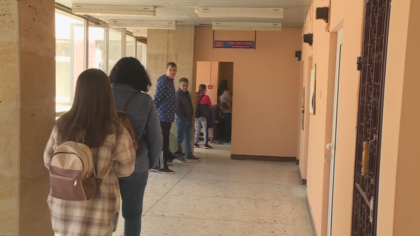 Омбудсманът: Лоша организация държи с часове прави хора с увреждания пред ТЕЛК