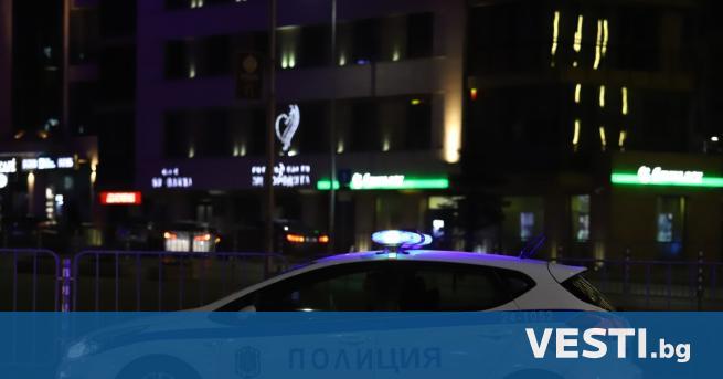 Отцепиха района около мол в София