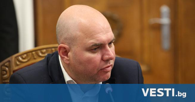 Панев: Замразяването на преговорите&nbsp;е много умно решение