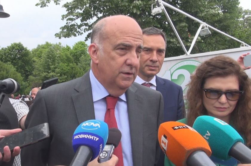 Посланикът на САЩ за назначенията в службите: Не сме обсъждали никакви имена с никого