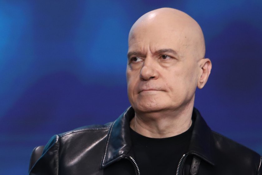 Слави Трифонов: Борисов трябва веднага да си даде имунитета