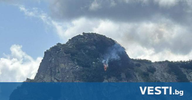 Гасят пожар в Пирин на отвесна скала след мълния