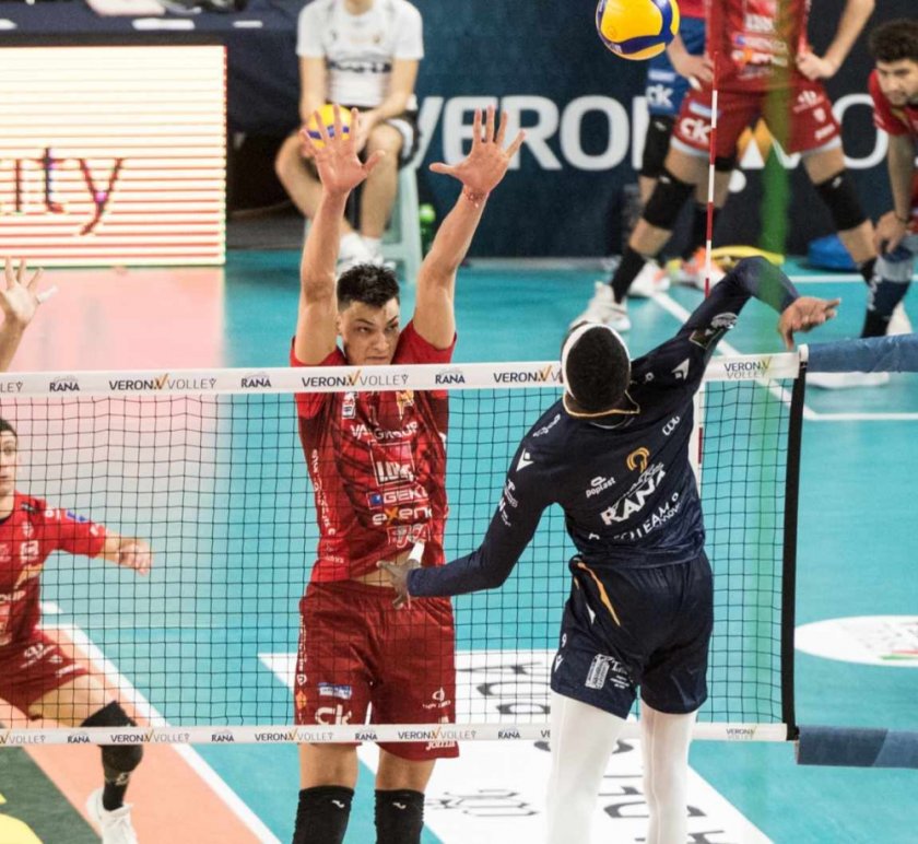 Алекс Николов най-резултатен за успеха на Кучине Лубе (Чивитанова) над Рана Верона в италианската Суперлига