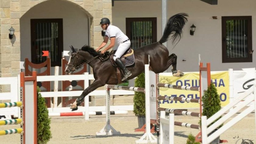 Ивайло Бонев с трето място на Гран при турнир по прескачане на препятствия във Валенсия
