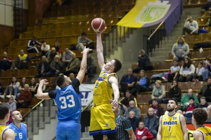 Левски надви Ямбол като гост след драма в НБЛ