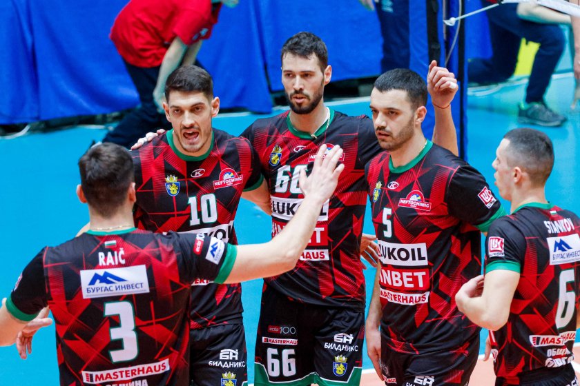 Нефтохимик започна в плейофите с драматична победа