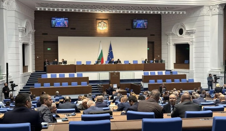 Разглобка ли? Депутатската заплата става 14 000 лева