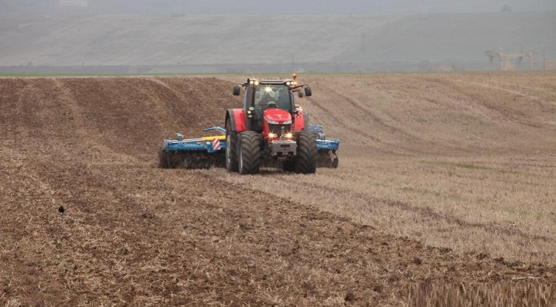 Това е ПП-ДБ: Земеделските босове ни заграбват земята и фалираме ЗАКОННО!
