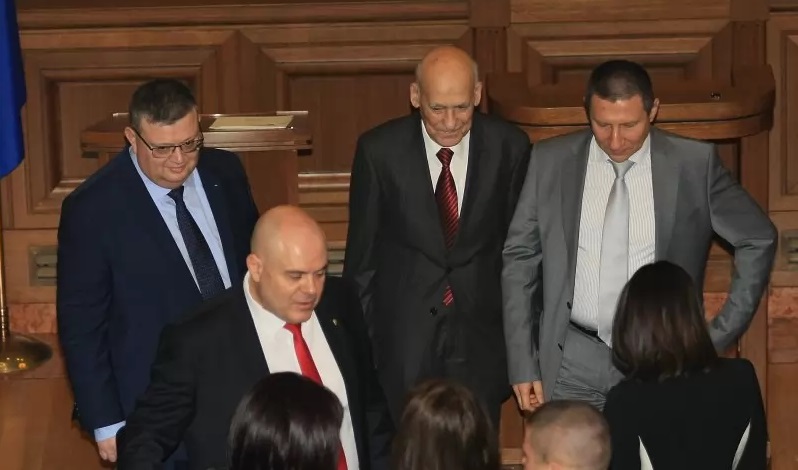 Трима главни прокурори на килимчето заради екзекуцията на Мартин Божанов – Нотариуса