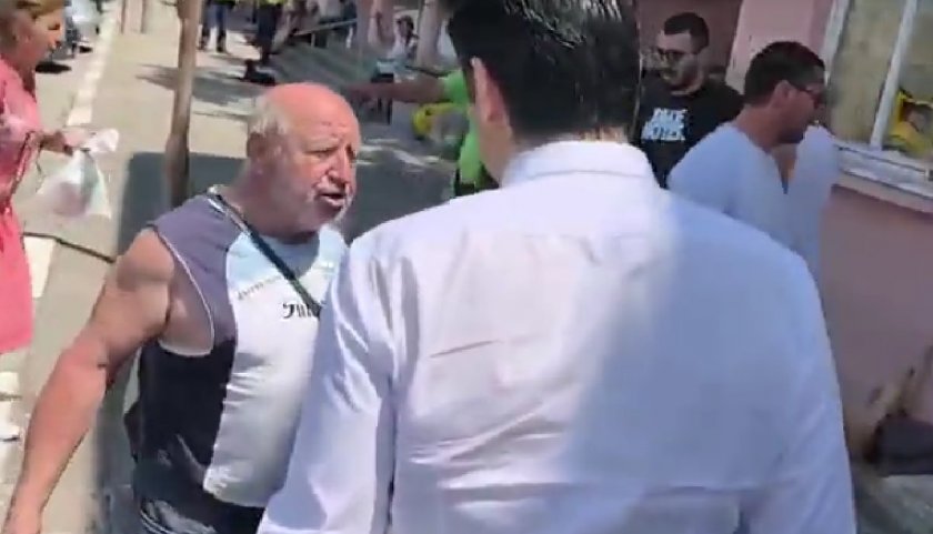 ГНЯВ: Кирил Петков и Николай Денков изгонени с псувни от опожареното с. Воден