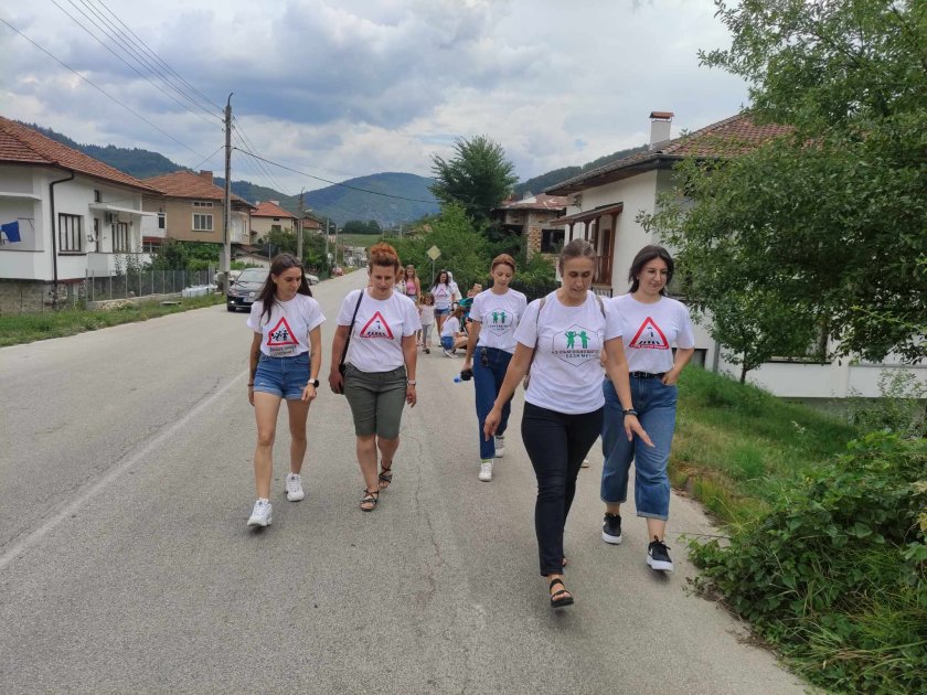 Децата нямат спирачки: Майки от Смилян искат повече "легнали" полицаи