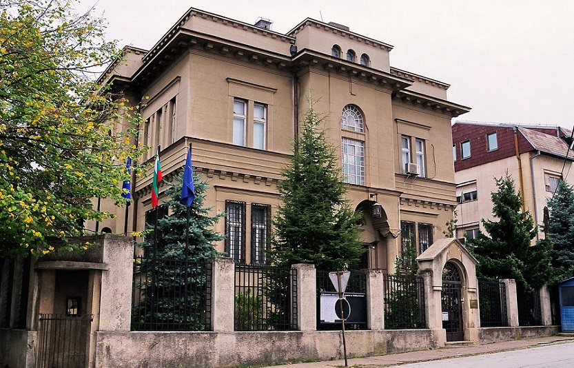 Дива корупция в Narod.bg: Чистачка продавала BG гражданство на македонци в Битоля