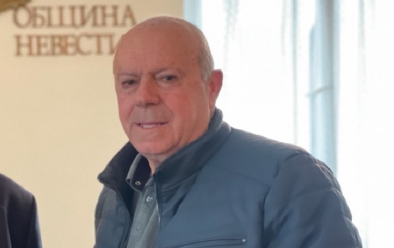 Кмете, марш! Полковник разсипа Невестино