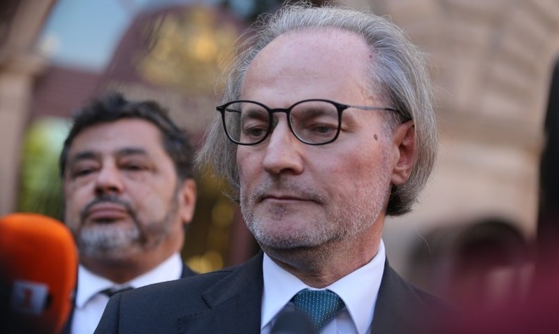 Дано да е шега: И Лозан Панов бутан за премиер