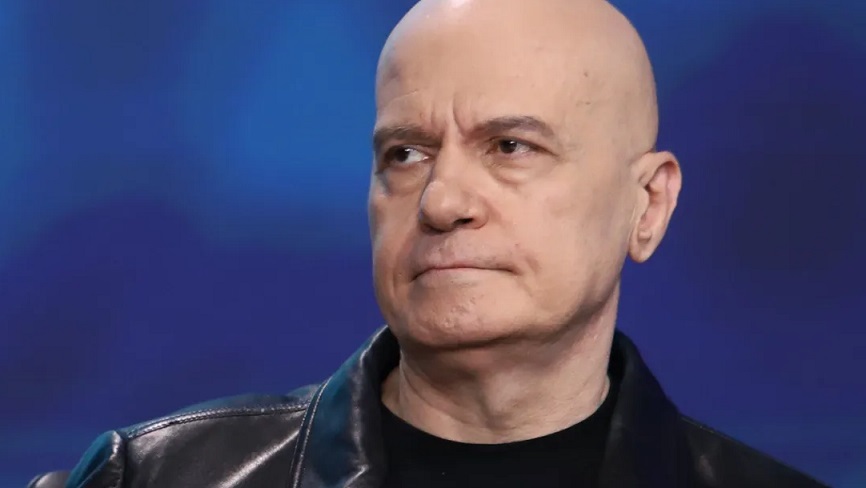 Слави: Чувам се редовно с Румен Радев, много го уважавам
