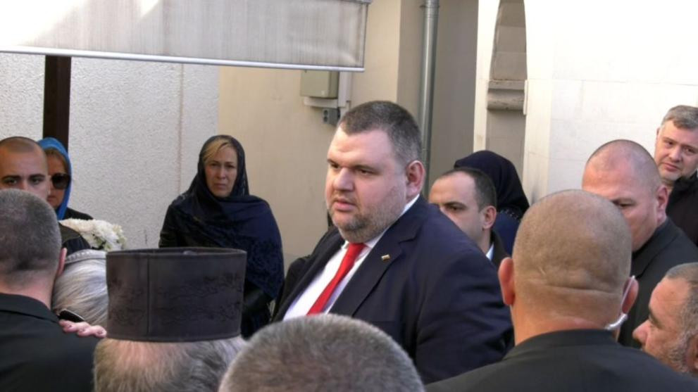 ПОСЛЕДНО СБОГОМ! Делян Пеевски уважи поклонението пред журналиста Илхан Андай (СНИМКИ)