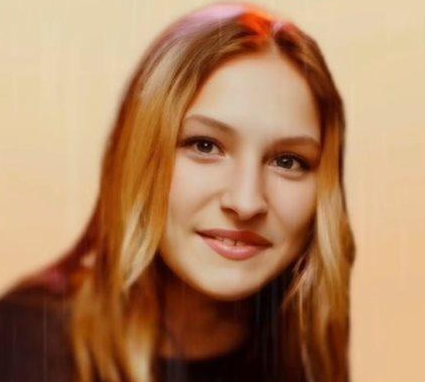 Ето я щерката на Азис (17-годишната Рая Боянова излетя от златната клетка, в която я криеше татко й – Фото)