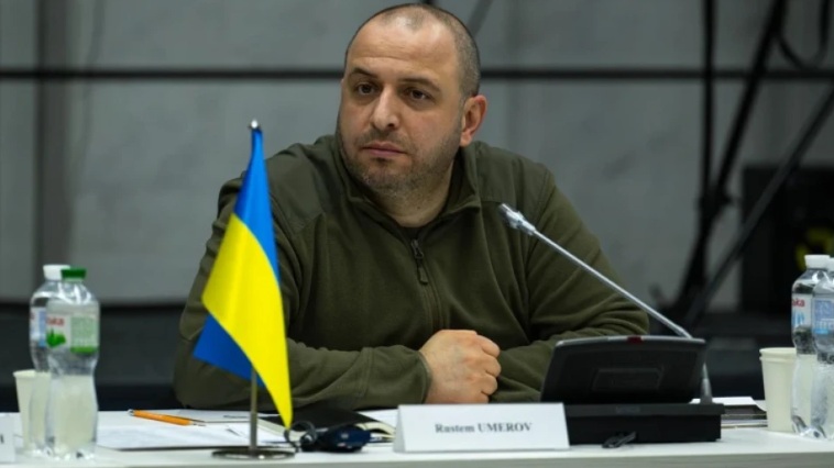 Само в Narod.bg: Украинският военен министър Рустем Умеров играе за Русия (РАЗСЛЕДВАНЕ)