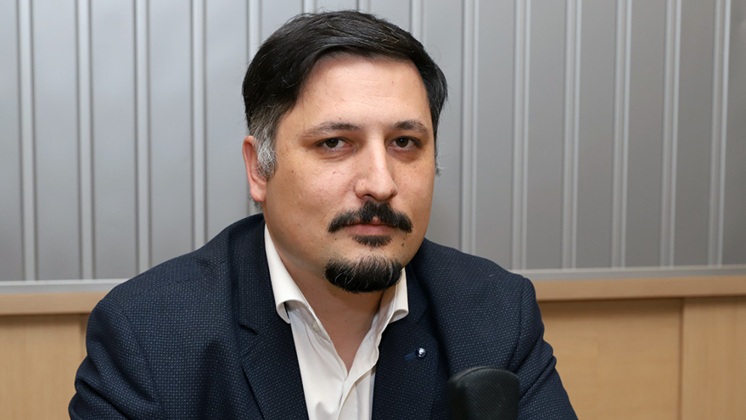 Ченгесарски номера в Narod.bg: Няма бонус за кмета от павилионите, а Делян Георгиев харчи 100 бона за бельо