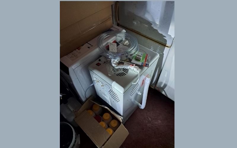 ГДБОП арестува трима българи от международна престъпна група за производство на синтетични наркотици