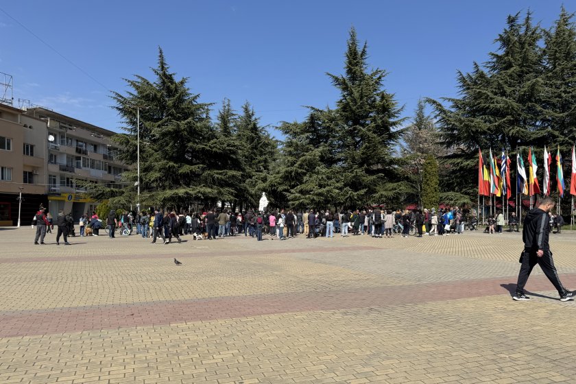Близките на починалия арестант от Казанлък не вярват, че е проявил агресия към полицаите