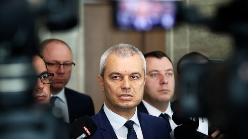 „Възраждане“ на колене: Тежка заповед от Костадин Костадинов