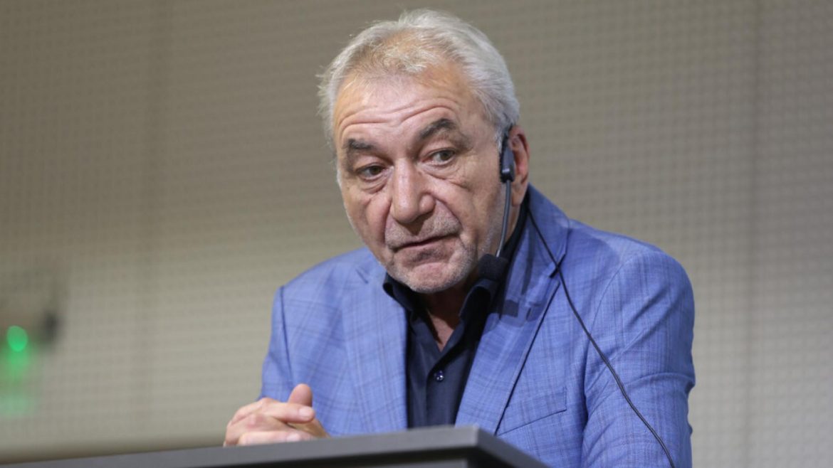 Софра за 20 милиарда: Доган иска порции срещу подкрепа за Росен Карадимов