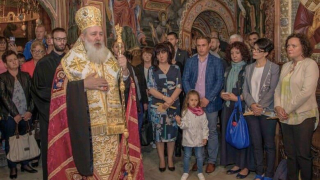 ЧУДО! След 16 години и 14 неуспешни инвитро опита: Жена роди дъщеря!