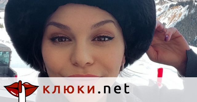 Деси Слава показа внучката (Най-младата баба в попфолка смело минава за нейна майка – Снимки)