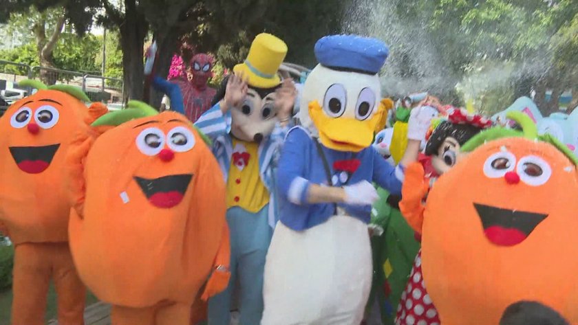Код оранжево – започна Международният фестивал на портокаловия цвят в турския град Адана