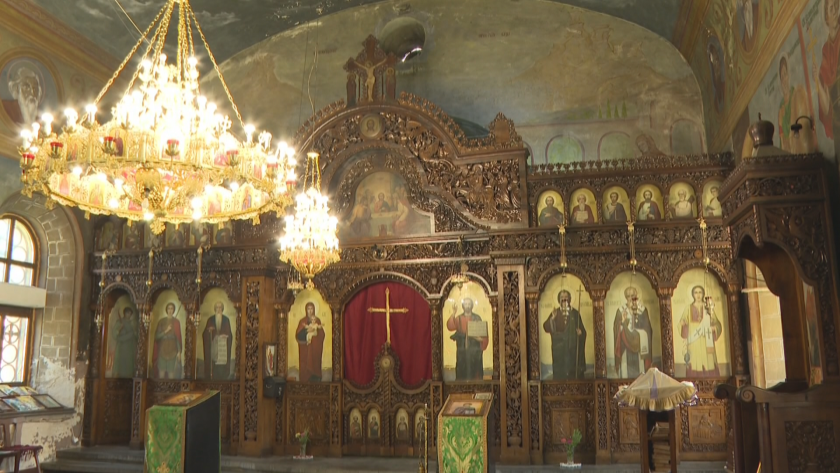 Икона на над 400 години беше реставрирана и върната в храма в Кресна