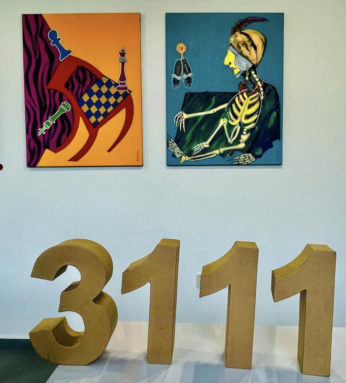 Евгени Минчев сам си зачука картините на изложба в Пловдив