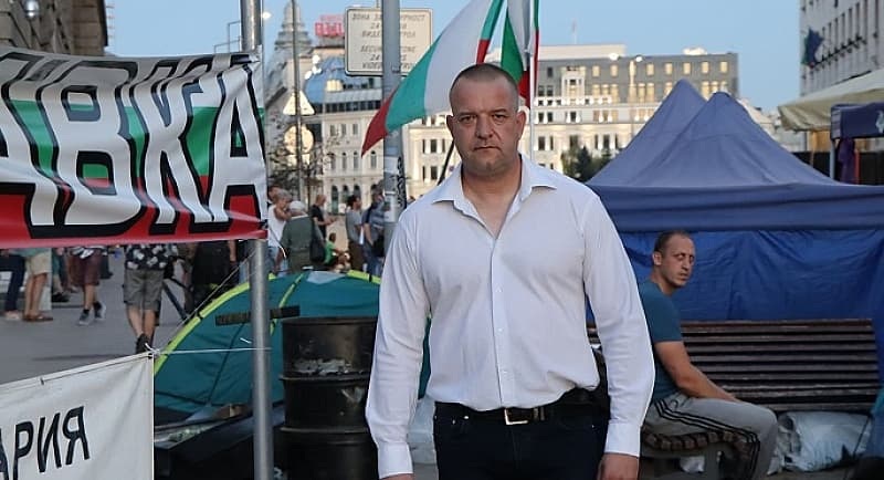 Новина в Narod.bg: Ето я го мандатоносителя на Румен Радев