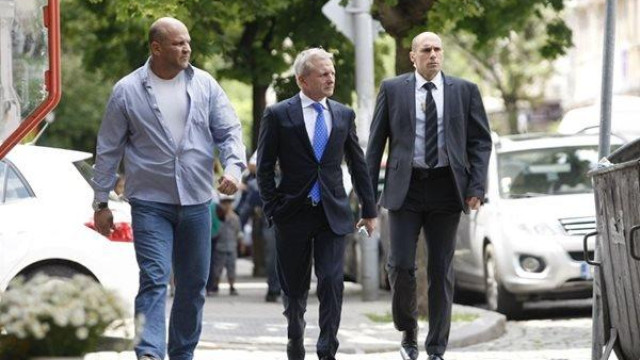 Гриша Ганчев задръсти столичен булевард с 5-те си бодигарда