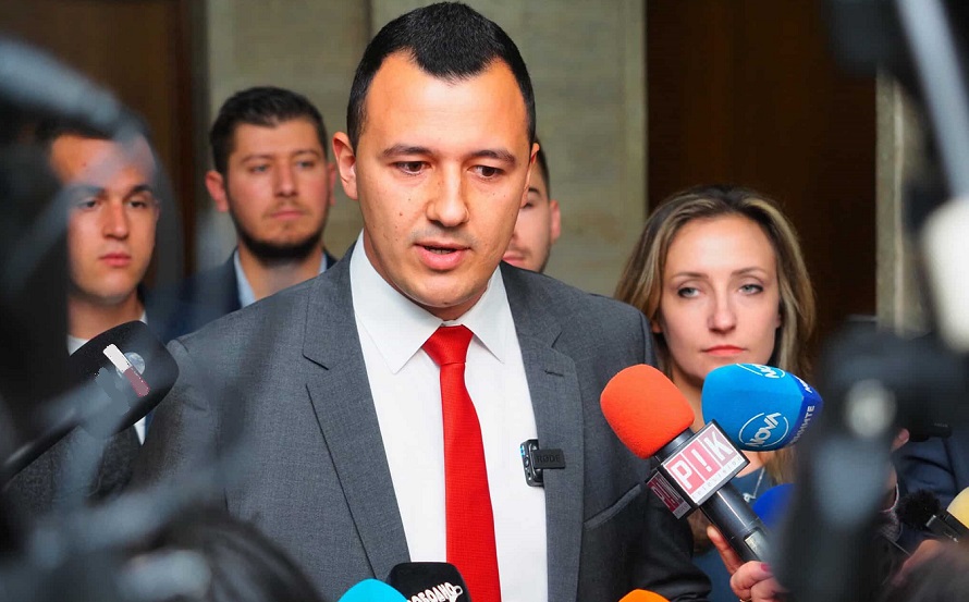 БСП на умирачка, търси спасение с нов лидер