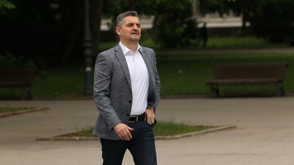 Кирил Добрев, ЛИЦЕТО НА ЧЕРВЕНАТА ОЛИГАРХИЯ, превзема БСП