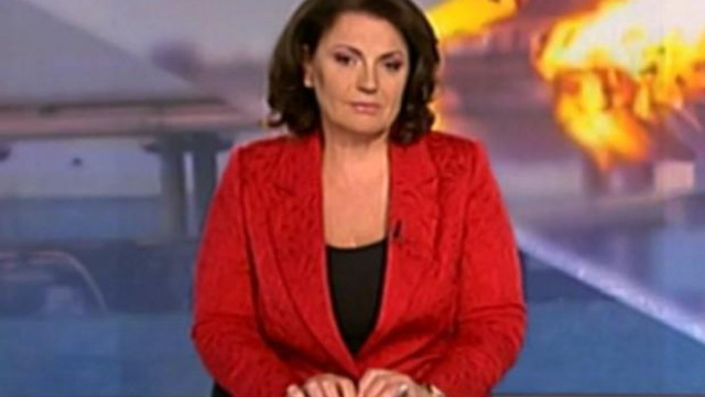 Смарт пръстен или семпло бижу носи Ани Салич?