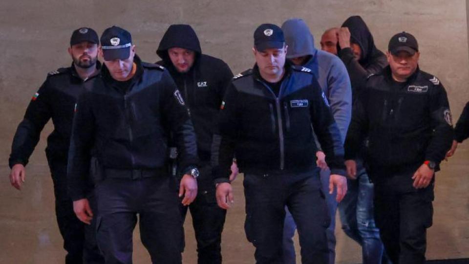 140 жалби! Румен Дивака и бандата на Близнаците измъчвала длъжници с електрошок и бойни кучета