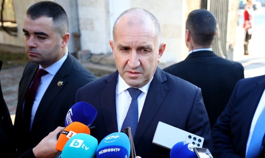 Подкрепата за Румен Радев скочи стремглаво, мина 30%