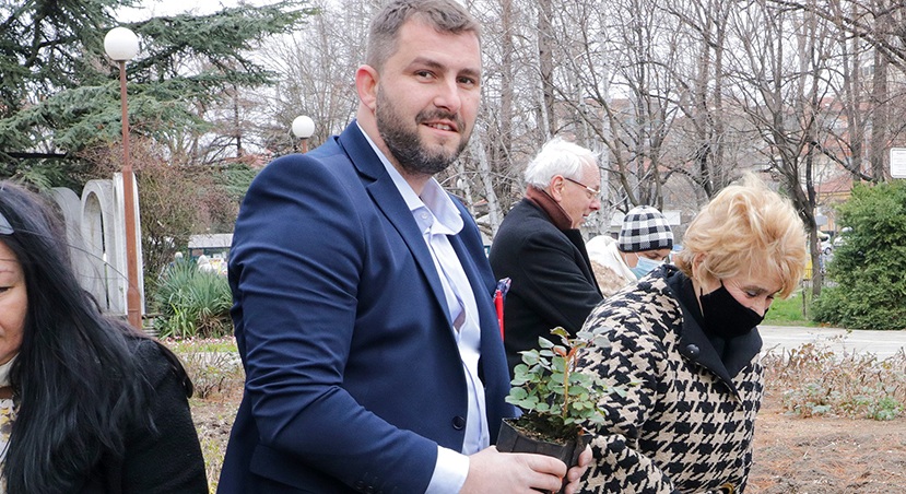 Социалист с 500 000 лв. борч води листа на БСП