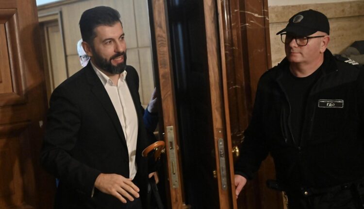 Чакаме присъда: Кирил Петков влиза в съда