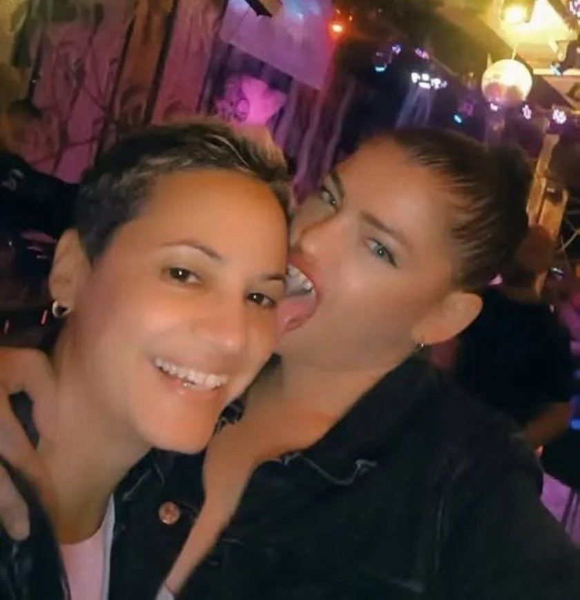 Жана Бергендорф зарязана от гаджето л*сбийка